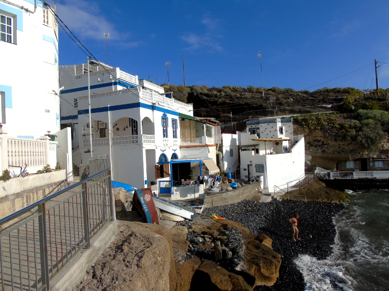 La Casa del Capitán - el-puertito-street-whitewashed-houses